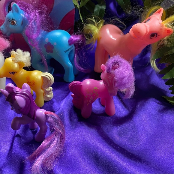 📌My little pony bundle & paperboard bucket some are vintage - Picture 13 of 13